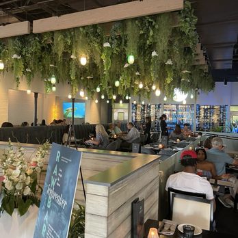 Aqua Penny's - Dining area - Seafood Near Me - Leawood, Kansas