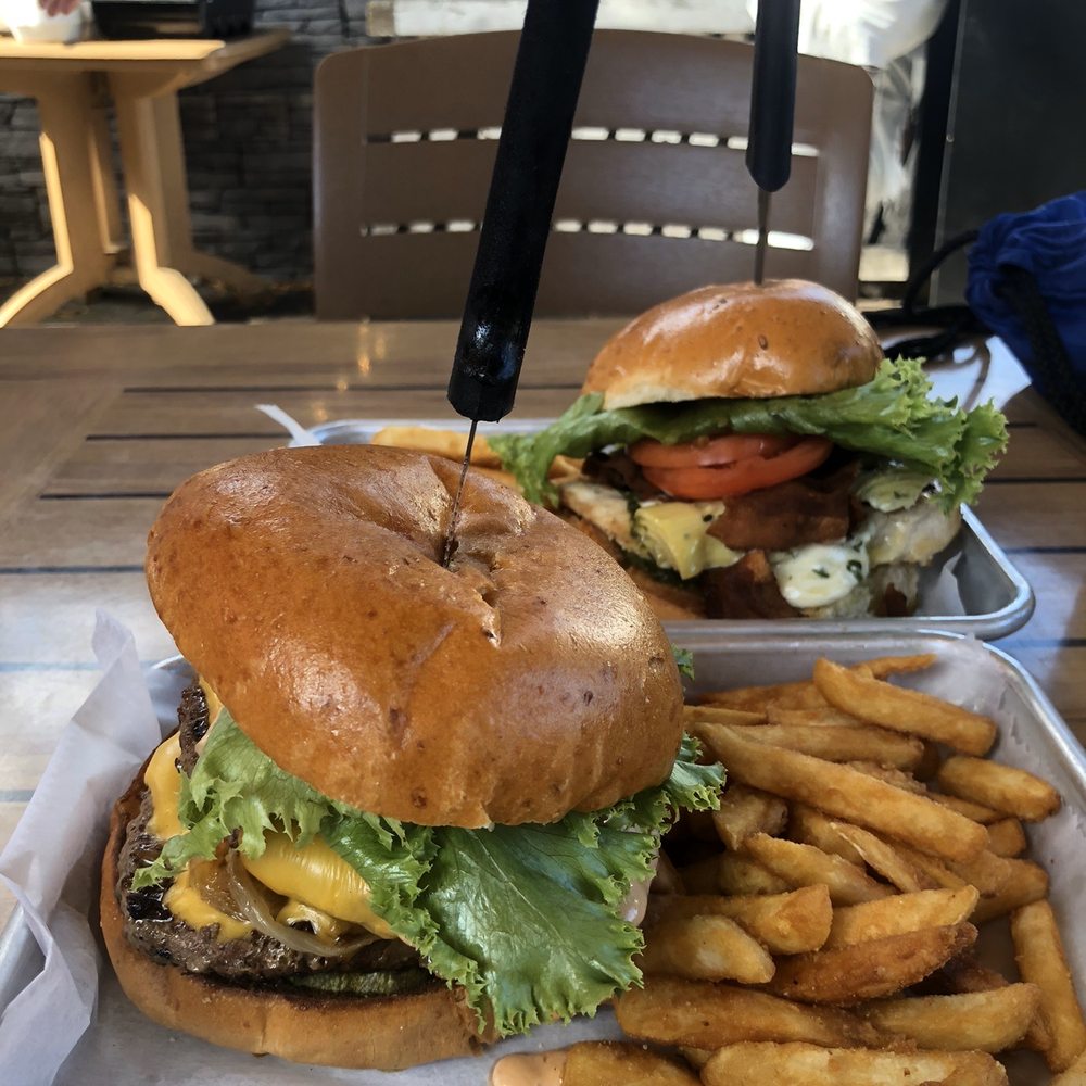 Cold Spring Depot Restaurant - Burgers, chicken burgers - American Near Me - Cold Spring, New York
