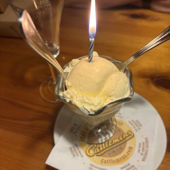 Cattlemens Steakhouse - Birthday ice cream - Diners Near Me - Rohnert Park, California