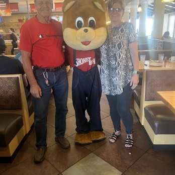 Shoney's - Hanging with the Shoneys's Bear - Fast Food Near Me - Lewisburg, Tennessee