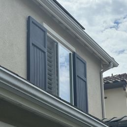 After picture of repaired shutter