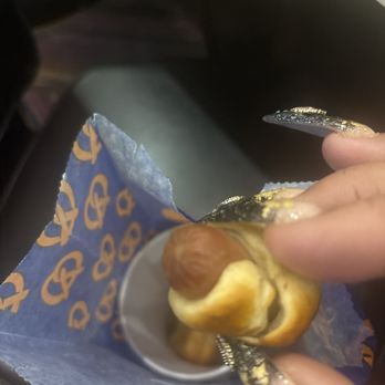 Auntie Anne's - Mini Pretzel Dogs Bucket - Pretzels Near Me - Henderson, Nevada