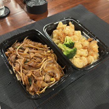 China Kitchen 漢庭 - Beef Chow Mein H Honey Glazed Walnut ShrimpShrimp - Chinese Near Me - Anaheim, California