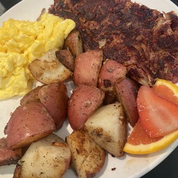 Sweet E's Cafe - Corned Beef Hash and Seasoned potatoes - Cafes Near Me - Honolulu, Hawaii Sweet E's Cafe - Corned Beef Hash and Seasoned potatoes - Cafes Near Me - Honolulu, Hawaii