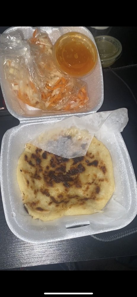 Tres Hermanas Restaurante Salvadoreno