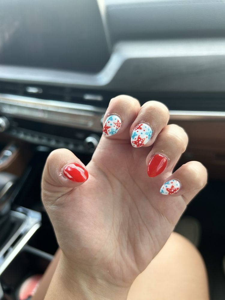 Mascoutah Nails Logo