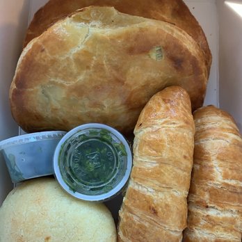Milohas - Chicken empanadas (up top), guava fingers(right side), guava pandebono (pastry on the left), cheese pandebono (at the bottom). - Bakeries Near Me - San Jose, California