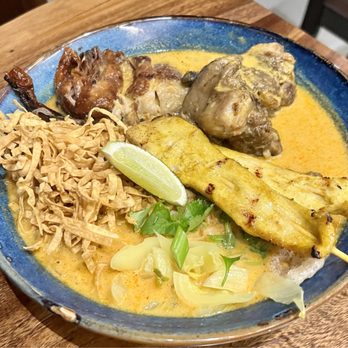 Ben Thai Cafe - Special with egg noodle - Thai Near Me - San Francisco, California