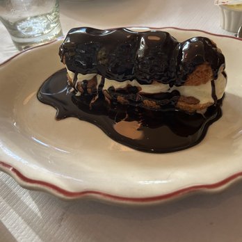 Le Diplomate - Profiteroles - Brasseries Near Me - Washington, DC, District of Columbia