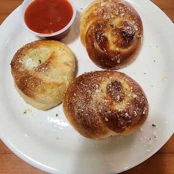 Mamas Pizza & Grill - Garlic knots - Pizza Near Me - Jacksonville, Florida Mamas Pizza & Grill - Garlic knots - Pizza Near Me - Jacksonville, Florida