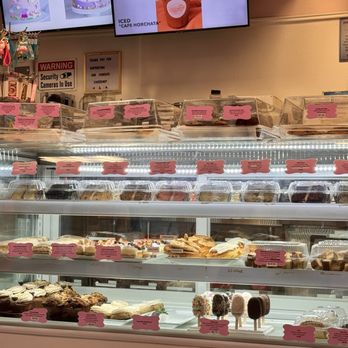 Vere’s Cakery - Display case - Desserts Near Me - South Gate, California