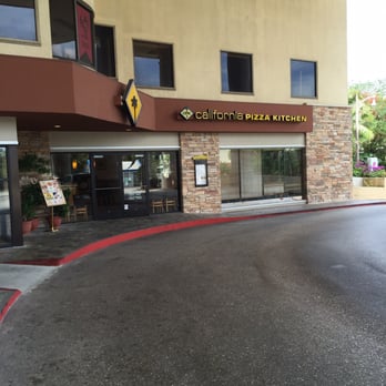 California Pizza Kitchen 222 Photos 71 Reviews Pizza 1225
