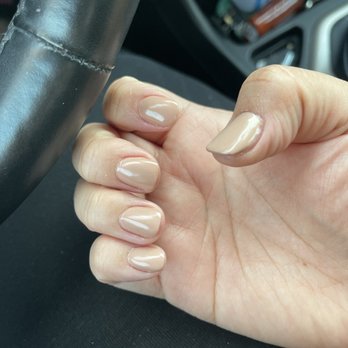 Queen Nails - Nail Salons Near Me - Berwyn, Illinois