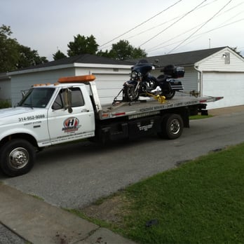 Hooked Up Towing, LLC - Harley Davidson Electric Glide - Towing Near Me - Saint Louis, Missouri Hooked Up Towing, LLC - Harley Davidson Electric Glide - Towing Near Me - Saint Louis, Missouri
