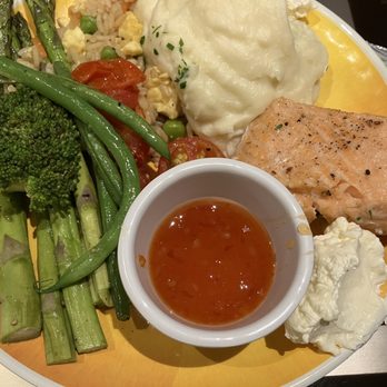 Chef Mickey's - American Near Me - Lake Buena Vista, Florida