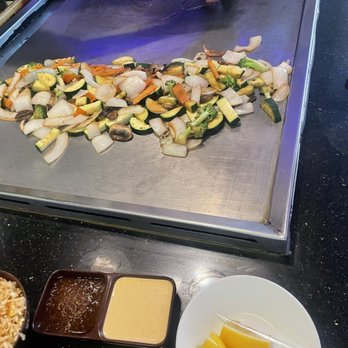 Sakura Teppanyaki & Sushi - Sushi Bars Near Me - Chicago, Illinois Sakura Teppanyaki & Sushi - Sushi Bars Near Me - Chicago, Illinois