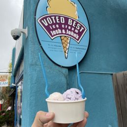Ube and strawberry ice cream Ube and strawberry ice cream