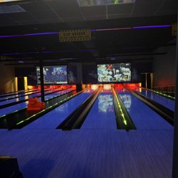 Stars and Strikes - Vip Lanes