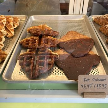 La La Island - Bakeries Near Me - Vancouver, British Columbia