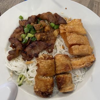 Com Tam Thanh - grilled pork with vermacelli noodles, fried shrimp cake, and egg rolls (bun thit nuong cha gio tau hu ky) - Vietnamese Near Me - Westminster, California