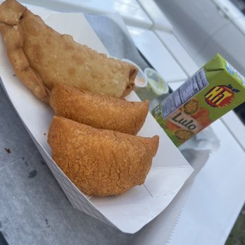 Grattin Dog - Empanadas cheese and beef - Burgers Near Me - Altamonte Springs, Florida Grattin Dog - Empanadas cheese and beef - Burgers Near Me - Altamonte Springs, Florida