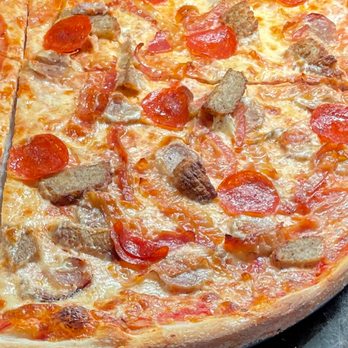 E’s Pizza - Meat Lovers. - Salad Near Me - Plantsville, Connecticut E’s Pizza - Meat Lovers. - Salad Near Me - Plantsville, Connecticut