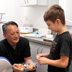 Dentistry for Children - Dr. Hiroshi Tsuyuki