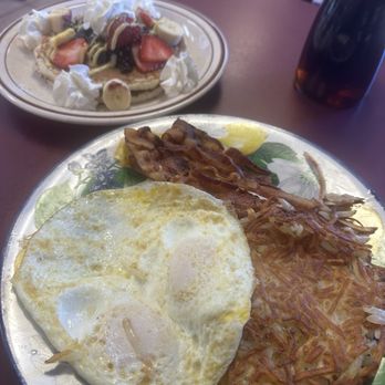 Wild Berry Cafe Naples - 2 egg platter with wild berry pancakes - Breakfast & Brunch Near Me - Naples, Florida