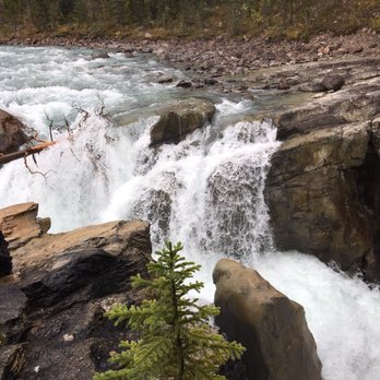 Sunwapta Falls - Sunwapta Falls - Hiking Near Me - Jasper, Alberta