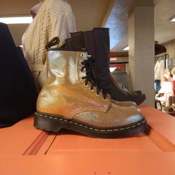 zany consignment - Saw these rad shoes at zany East on Wednesday. Good times.