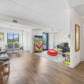 Concierge - Apartments Near Me - Rocky Hill, Connecticut Concierge - Apartments Near Me - Rocky Hill, Connecticut