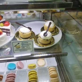 Paris Baguette - Bakeries Near Me - Fullerton, California