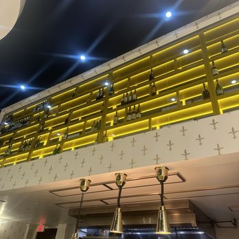 Carte Blanche - Inside restaurant - Asian Fusion Near Me - Honolulu, Hawaii