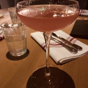 Earls Kitchen + Bar - Tokyo cosmo - Cocktail Bars Near Me - Plano, Texas
