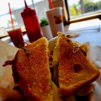 Aloha Mr Pete's - Club sandwiche with avocado - Comfort Food Near Me - San Clemente, California Aloha Mr Pete's - Club sandwiche with avocado - Comfort Food Near Me - San Clemente, California