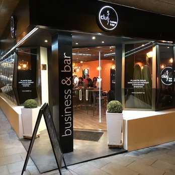 Club 567 - Vista nocturna del local - Dive Bars Near Me - Madrid, M Club 567 - Vista nocturna del local - Dive Bars Near Me - Madrid, M