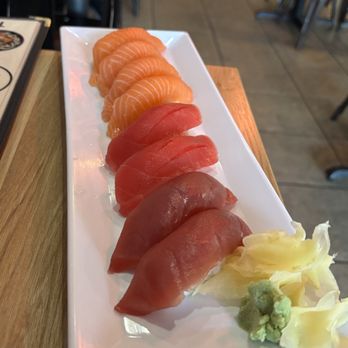 Dragon Sushi - Top to bottom I ordered Salmon, Tune and Blue Fin Tuna. Excellent! - Sushi Bars Near Me - San Diego, California