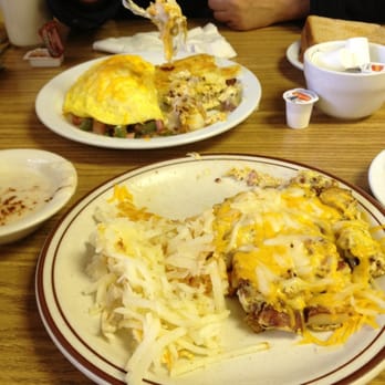 The Chef's Hut - "The Works" omelette and skillet - Breakfast & Brunch Near Me - Boise, Idaho The Chef's Hut - "The Works" omelette and skillet - Breakfast & Brunch Near Me - Boise, Idaho