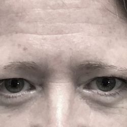 Soft Strokes Permanent Makeup - Before eyebrows and eyeliner