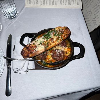 Maple & Ash - Steakhouses Near Me - Chicago, Illinois