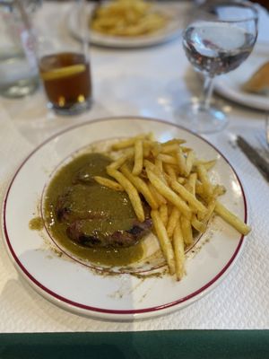 Le Relais de l'Entrecôte by null
