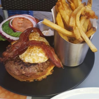 Barking Mad Cafe - blt burger with egg - Coffee & Tea Near Me - Gaithersburg, Maryland
