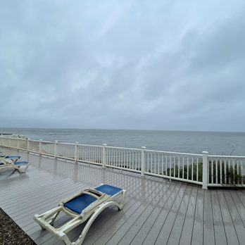 Garland Motel - Deck - Hotels Near Me - Dennis Port, Massachusetts Garland Motel - Deck - Hotels Near Me - Dennis Port, Massachusetts
