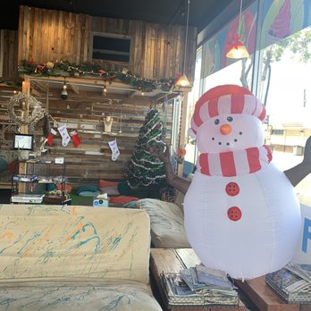 Frost - Always Christmas mood here - Ice Cream & Frozen Yogurt Near Me - Kailua, Hawaii Frost - Always Christmas mood here - Ice Cream & Frozen Yogurt Near Me - Kailua, Hawaii