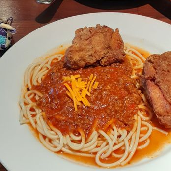 Gerry's Grill - Spaghetti and fried chicken kid's meal. 2/19/25 - Filipino Near Me - Artesia, California