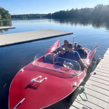 Retro Boat Rentals ATX - The Family riding in "Bat Girl" - Boating Near Me - Austin, Texas Retro Boat Rentals ATX - The Family riding in "Bat Girl" - Boating Near Me - Austin, Texas