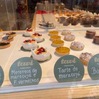 Tavi - Selection of pastries - Bakeries Near Me - Porto, 13