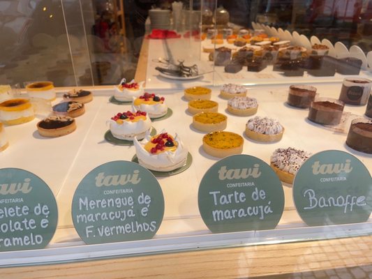 Tavi - Confeitaria da Foz by null
