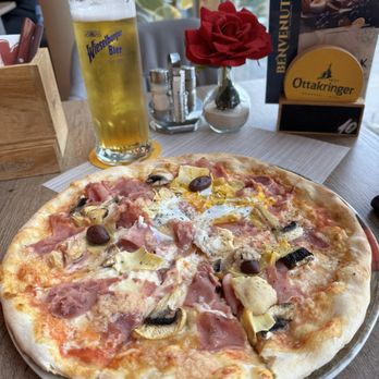 LUGNER CITY - Pizza - Shopping Centers Near Me - Vienna, 9