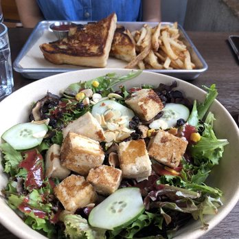 Tout Suite - Salad noms - Cafes Near Me - Houston, Texas